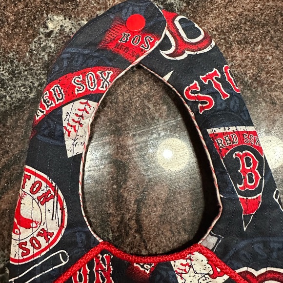 Handmade reversible quilted baby bib in Boston Red Sox design - Picture 2 of 5